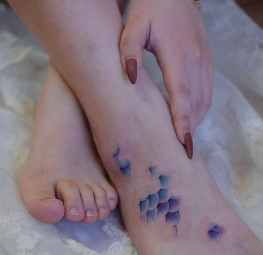 女生腳裸紋身圖案最新流行趨勢