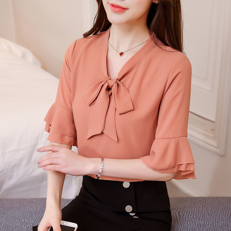 女人最新款時(shí)尚服飾，潮流與個(gè)人風(fēng)格的完美融合