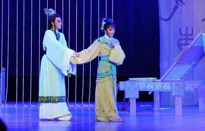 興?？h劇團(tuán)新項(xiàng)目，傳統(tǒng)與現(xiàn)代融合的藝術(shù)探索之旅
